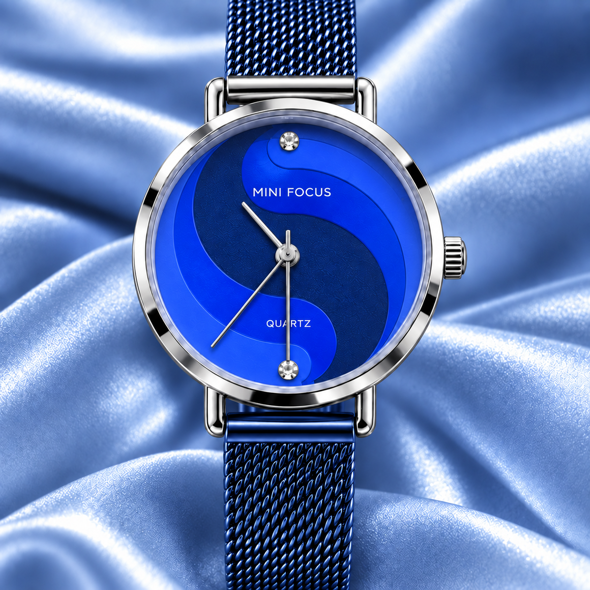 SOLEA Bleu — boîtier argenté — detail